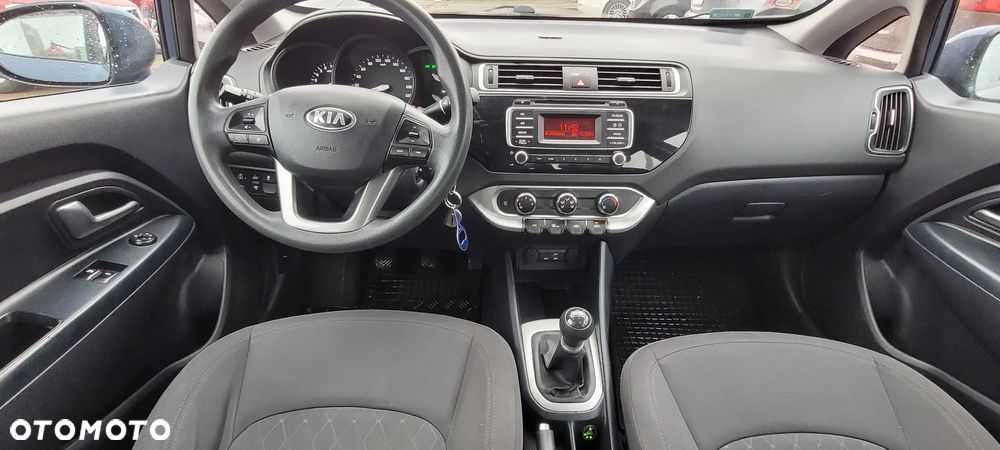 Kia Rio - 8