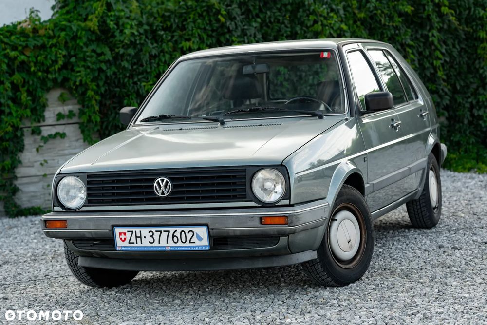 Volkswagen Golf - 6