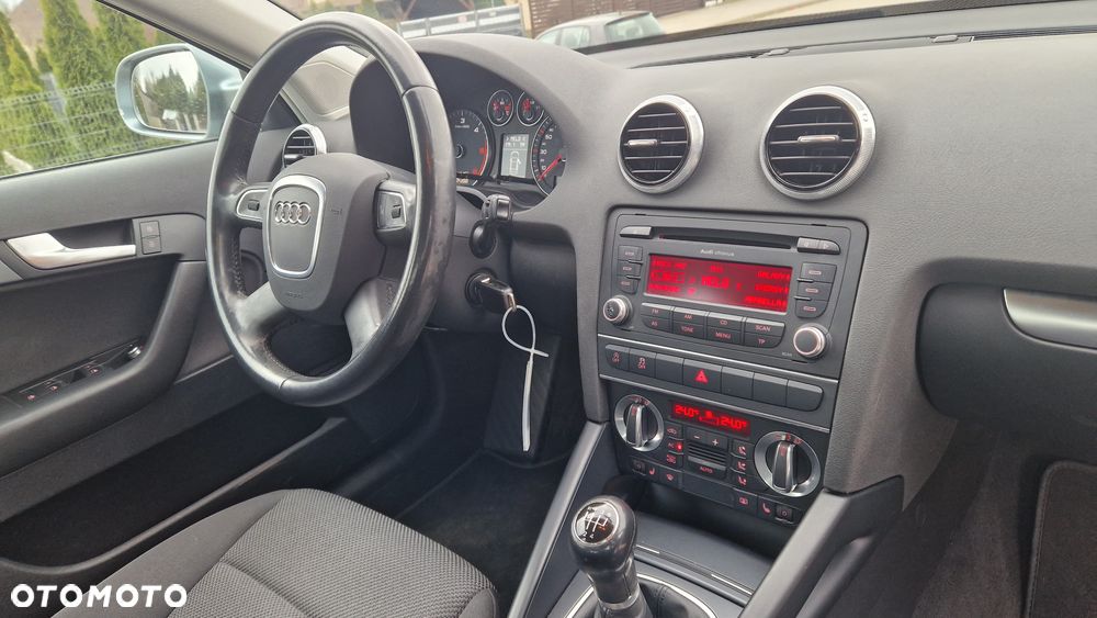 Audi A3 Sportback 1.6 TDI DPF Attraction - 33