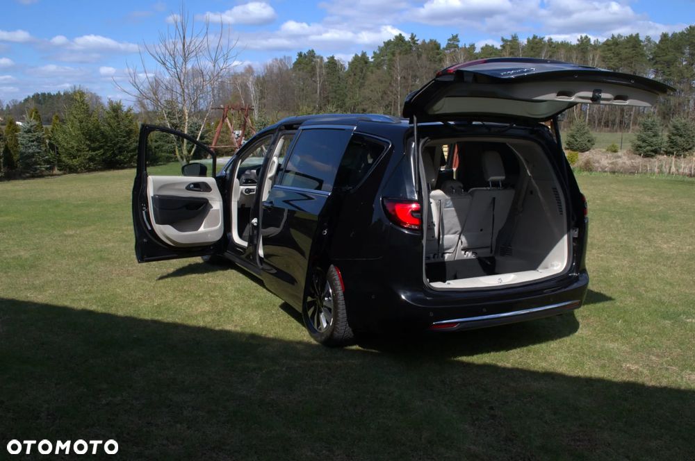 Chrysler Pacifica - 8