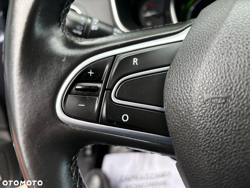 Renault Megane ENERGY TCe 115 Start & Stop Paris Business - 11