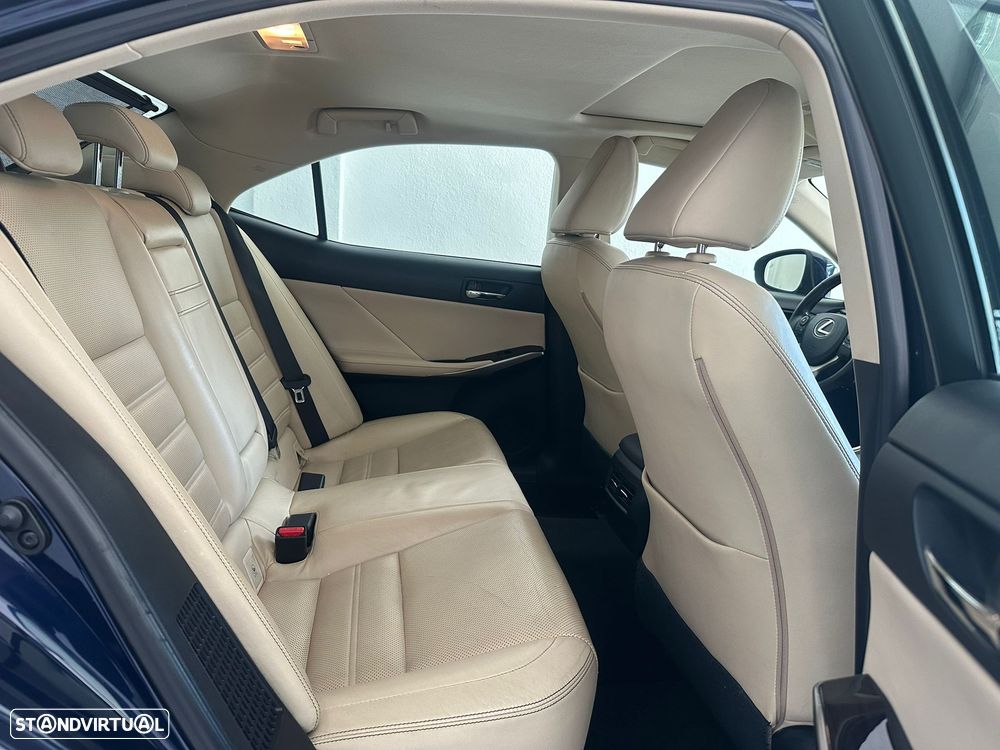 Lexus IS 300 - 26