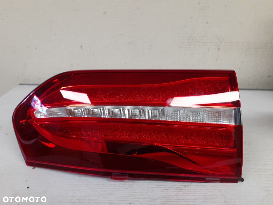 LAMPA TYLNA MERCEDES W213 KOMBI LEWA A2139069500 - 1