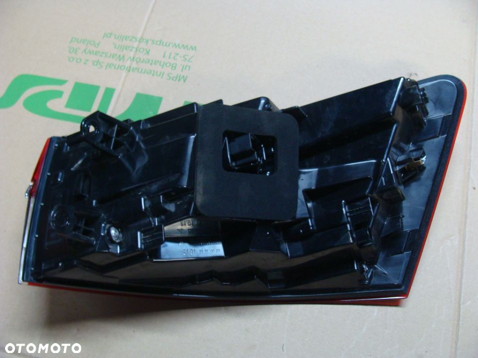 SKODA SUPERB III LIFT KOMBI LAMPA TYLNA LEWA 3V9945207C - 2