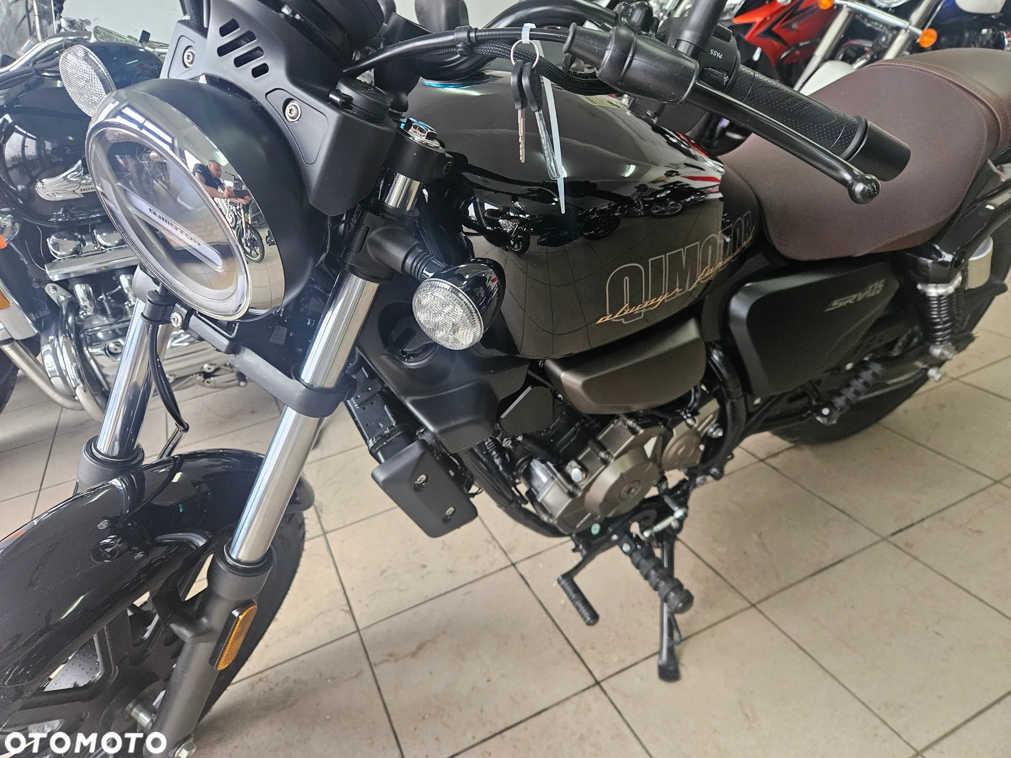 QJMOTOR SRV 125 - 5