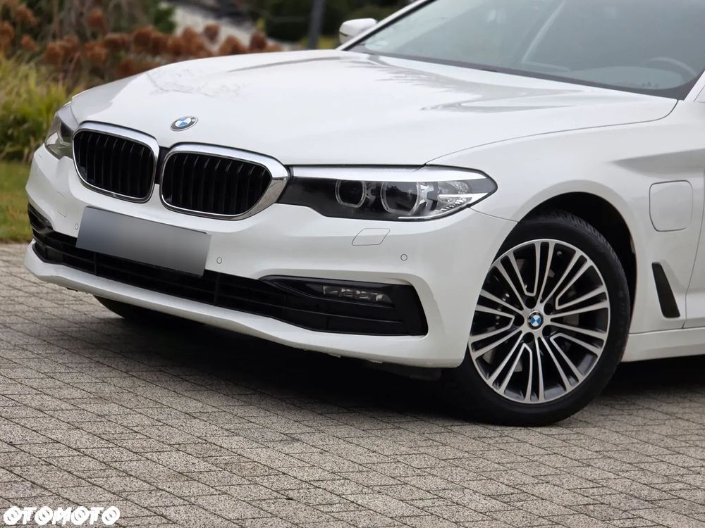BMW Seria 5 530e iPerformance xDrive Sport Line sport - 13