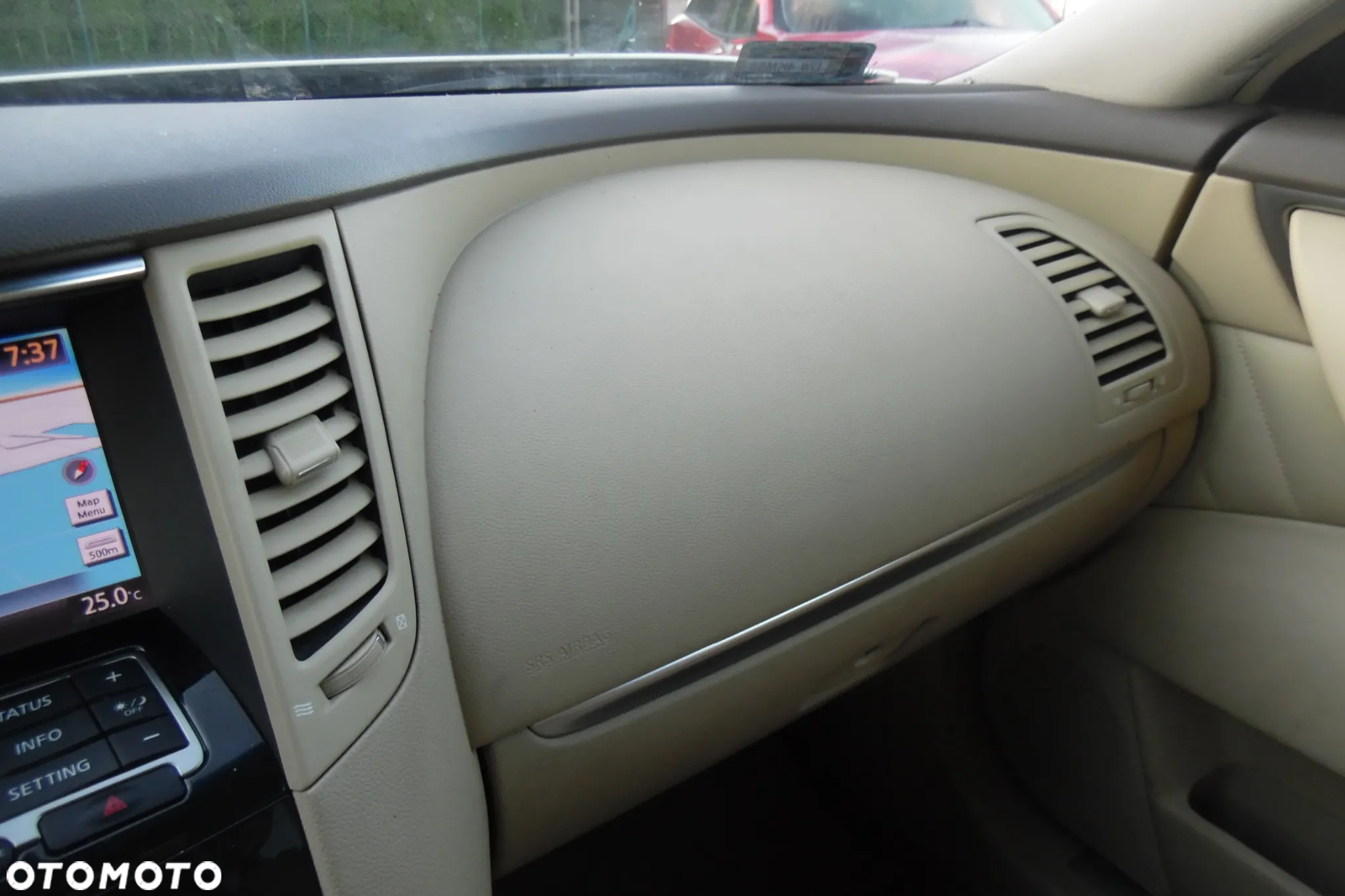 Infiniti QX70 - 19