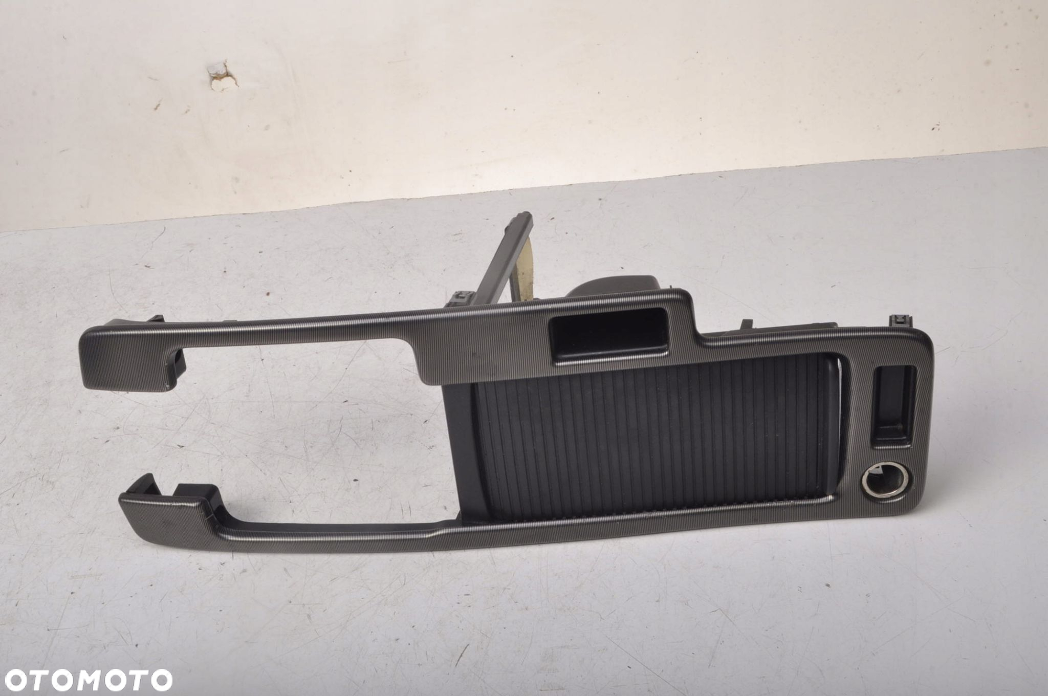 VOLVO C30 RAMKA ROLETA SCHOWKA 30755392 - 6