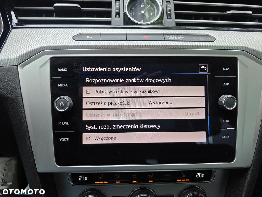 Volkswagen Passat 2.0 TDI SCR Comfortline - 16