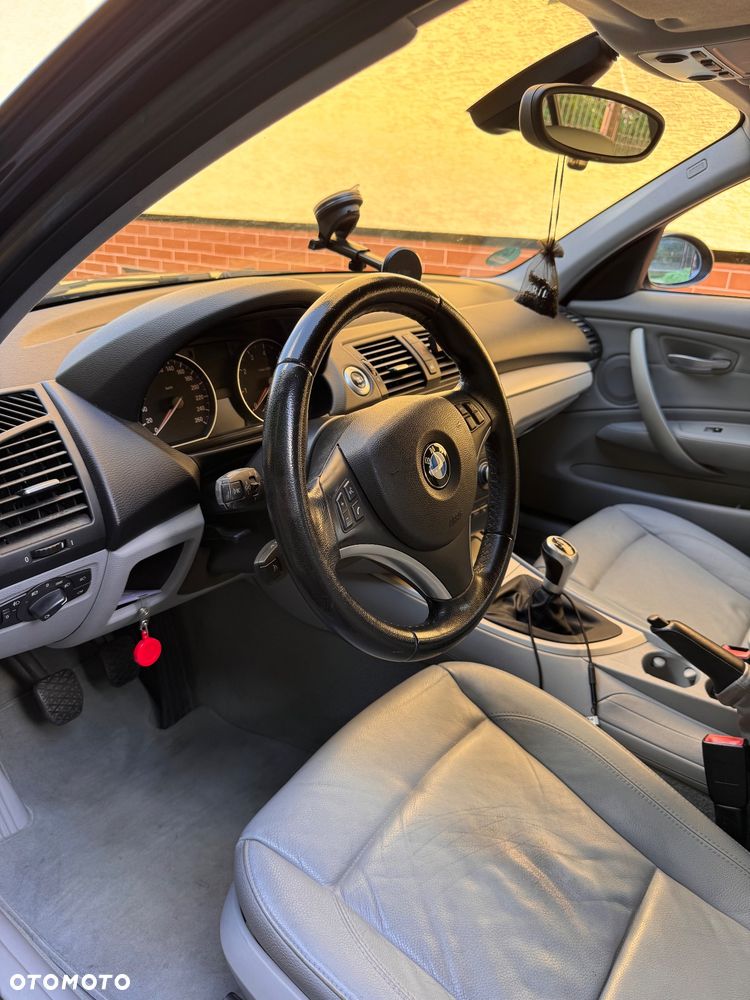 BMW Seria 1 120i - 9