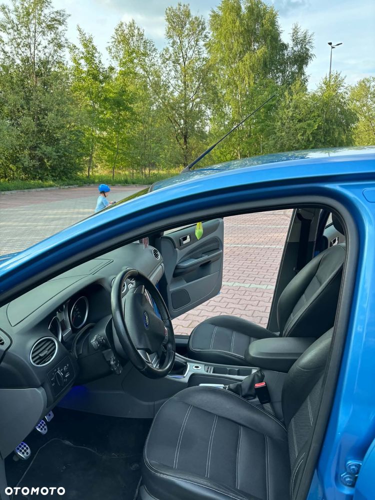 Ford Focus 2.0 16V Sport - 11