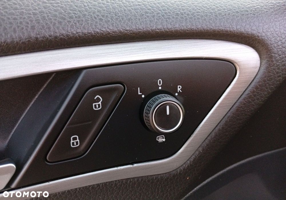 Volkswagen Golf - 21