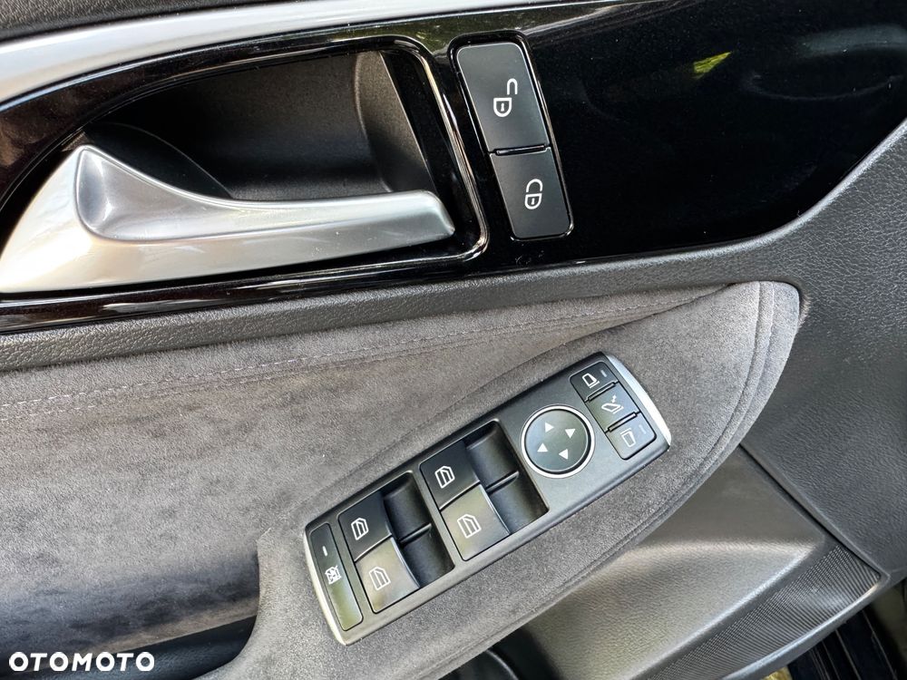 Infiniti Q30 2.0t DCT AWD Sport - 15