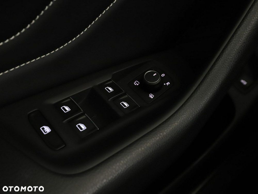 Volkswagen Passat - 36