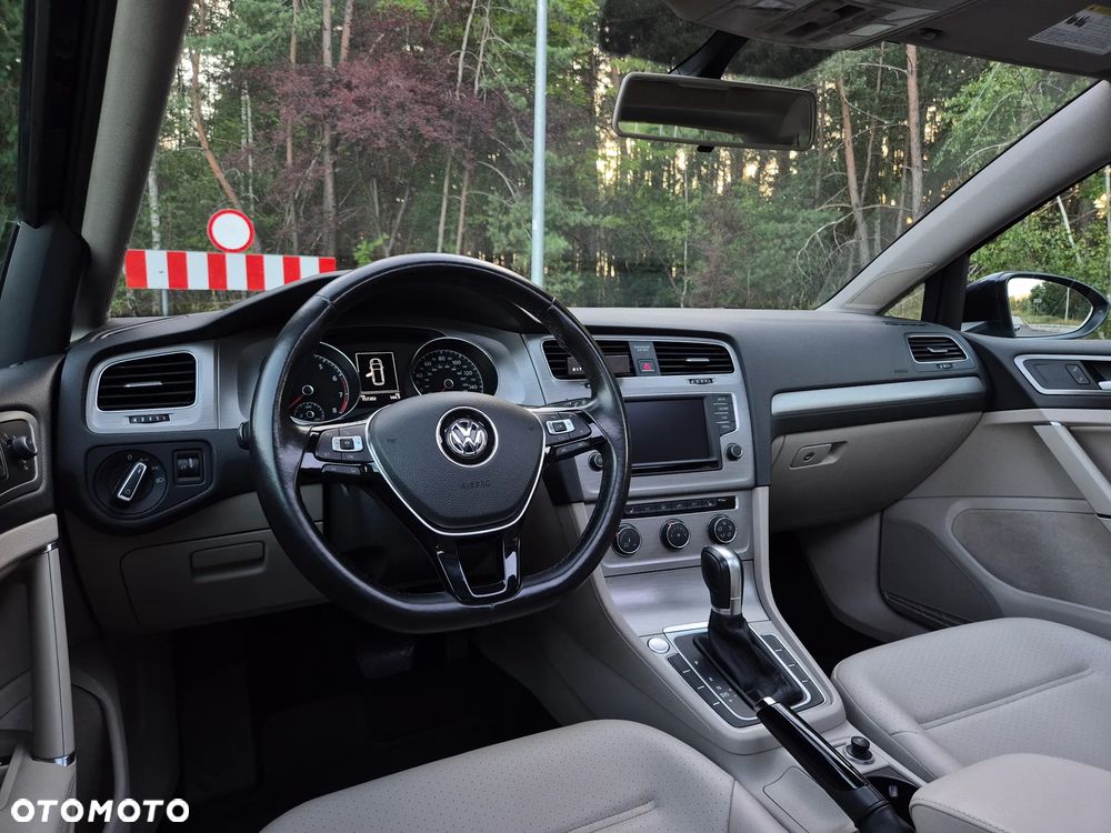 Volkswagen Golf - 16