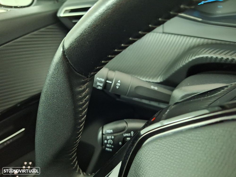 Peugeot e-208 E-Style - 16