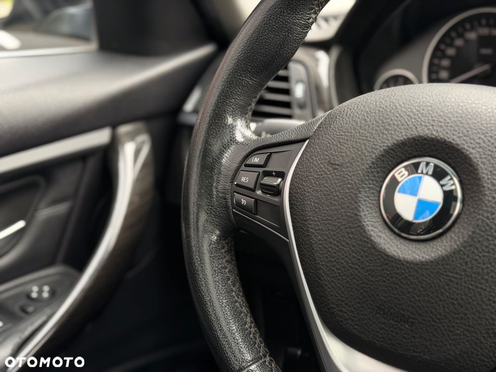 BMW Seria 3 318d Luxury Line EU6 - 22
