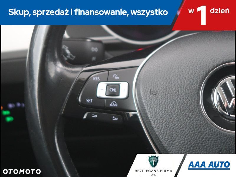Volkswagen Passat - 17
