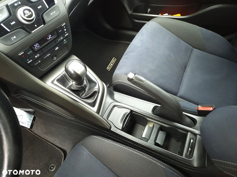 Honda Civic 1.8 i-VTEC Comfort - 18