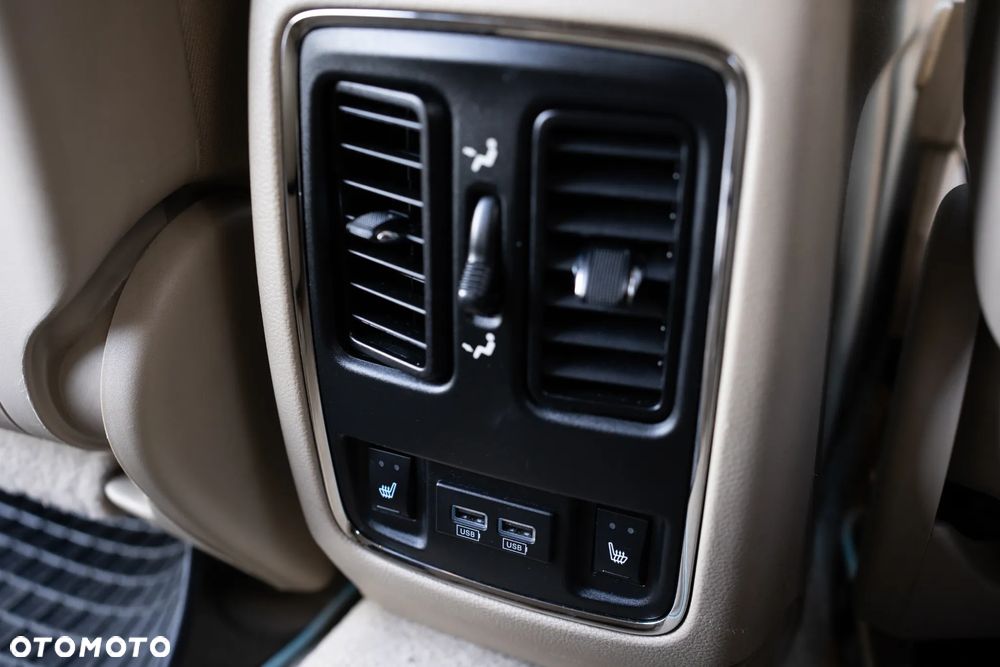 Jeep Grand Cherokee - 35