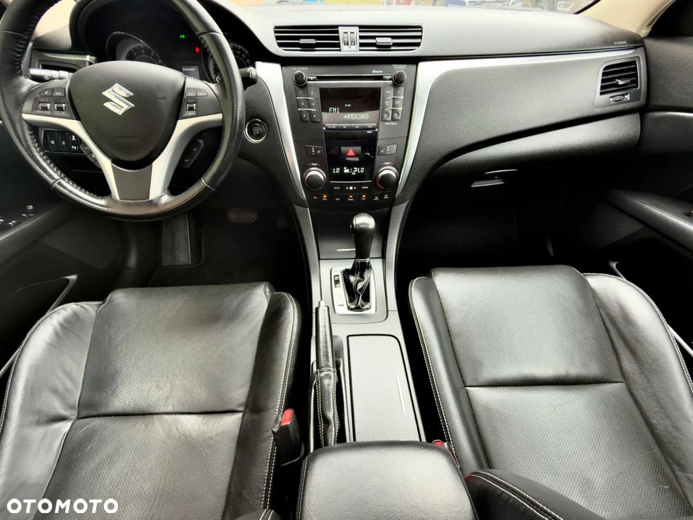 Suzuki Kizashi 2.4 4x4 CVT Sport - 26