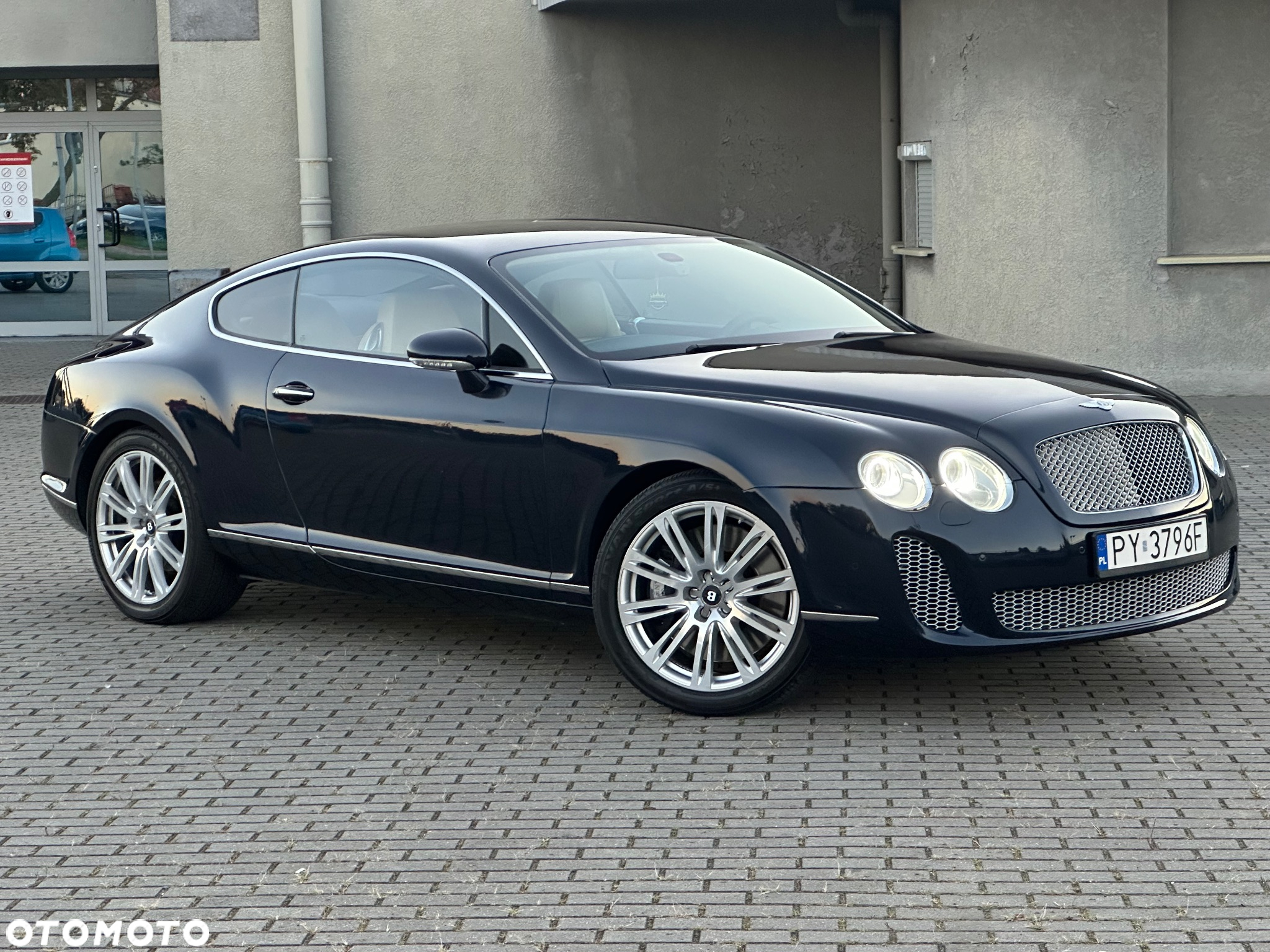 Bentley Continental GT Standard - 10