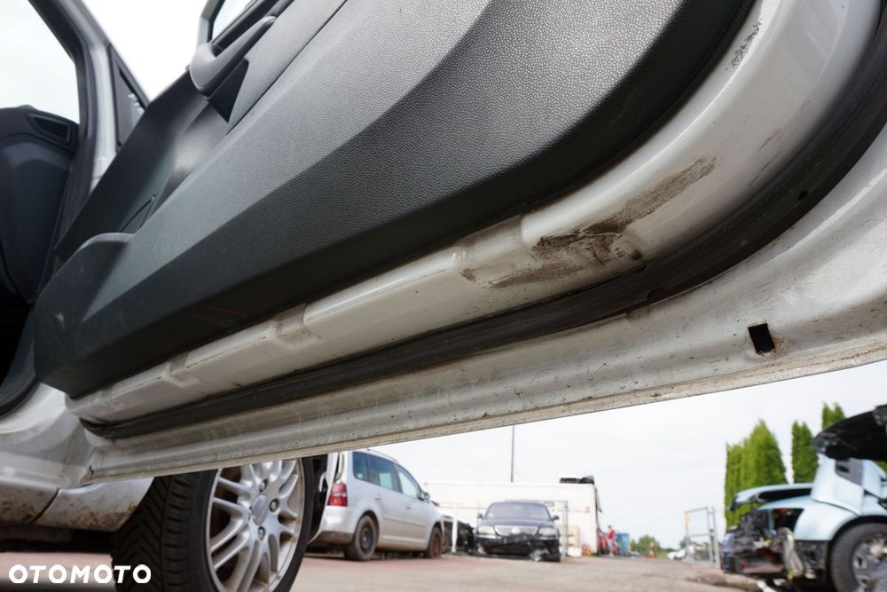 DRZWI PRZEDNIE PRAWE FIESTA VI MK6 VII MK7 3D HB H9  BIAŁY FORD 2008-2017 - 9