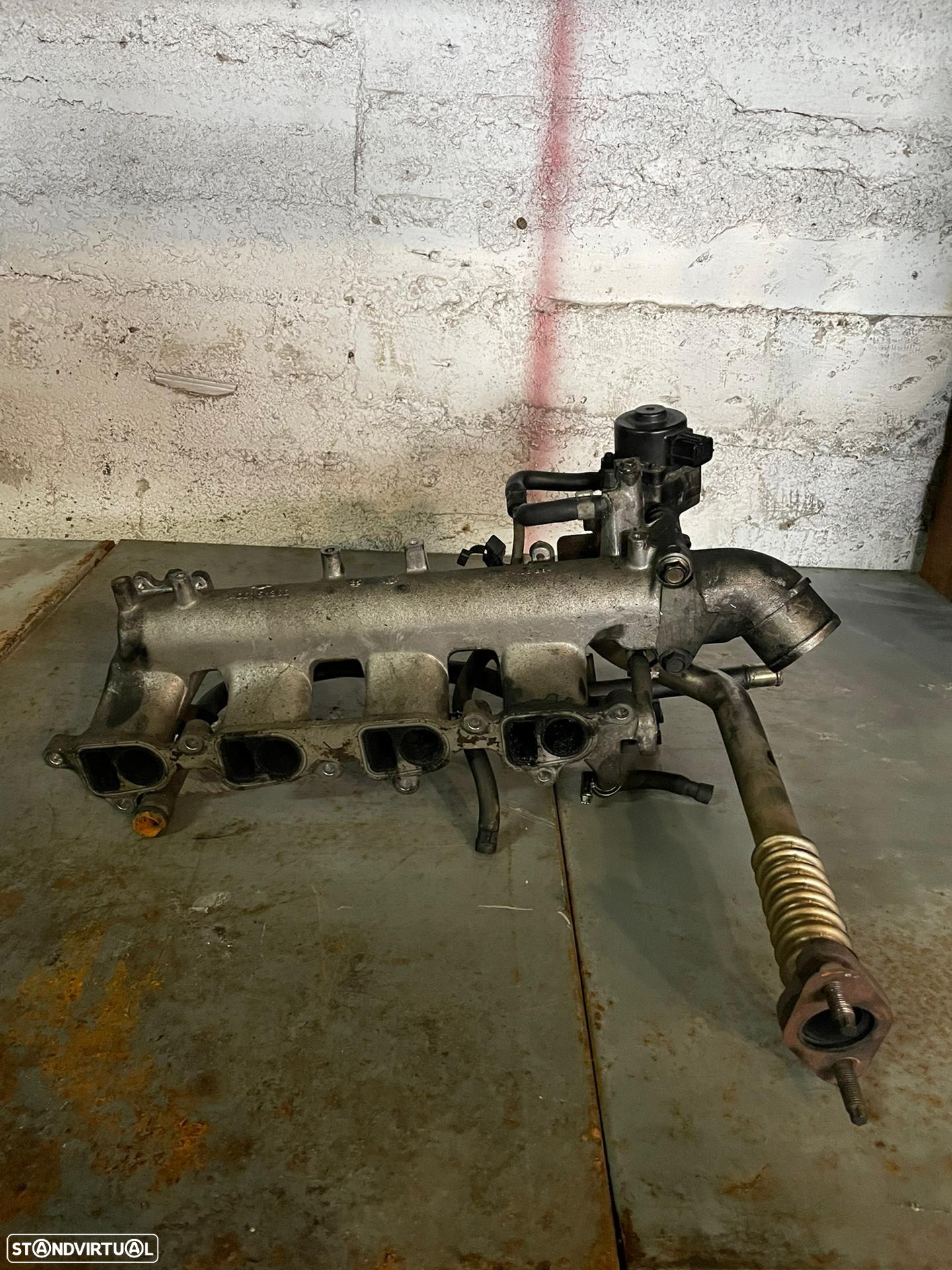 Coletor de admissão Nissan Primera 2.2 2002-2007 - 2