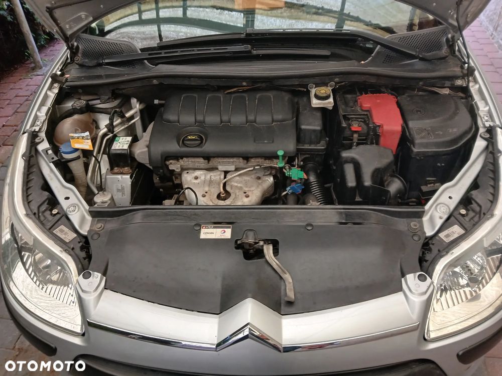 Citroën C4 1.4 16V SX - 8