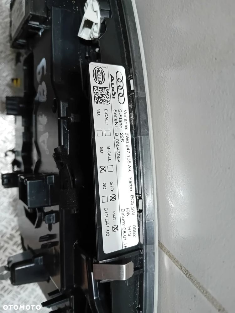 lampa podsufitki przód wnętrza Audi A4 B9 2016 8W0947135AK - 2