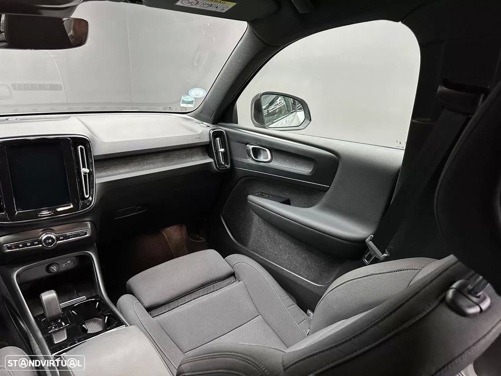 Volvo XC 40 Recharge Core - 21