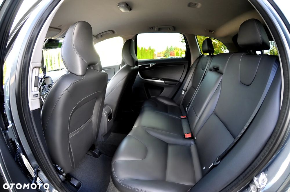 Volvo XC 60 D4 Geartronic Summum - 19
