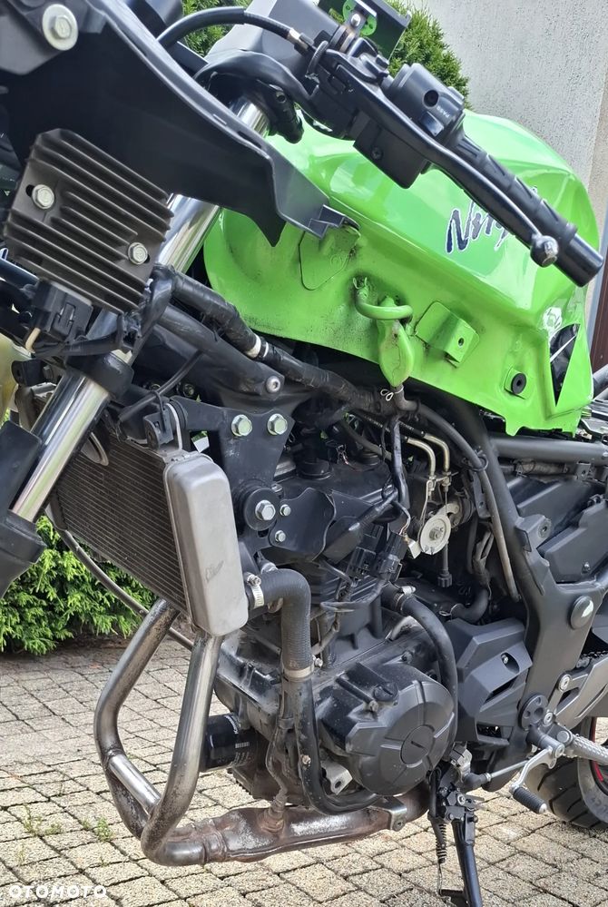 Kawasaki Ninja 300 ABS - 14
