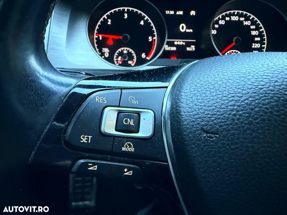 Volkswagen Golf 1.6 TDI 4Motion - 15