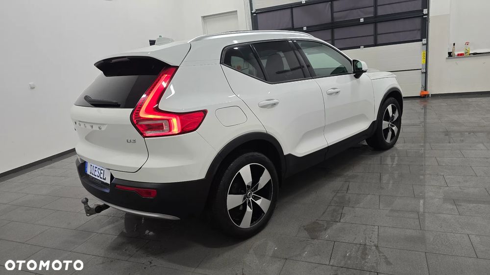 Volvo XC 40 D3 SCR R-Design - 3