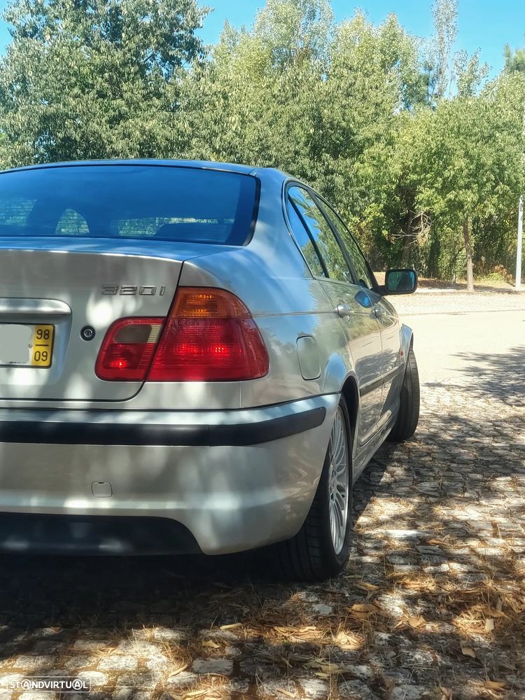 BMW 320 i - 2