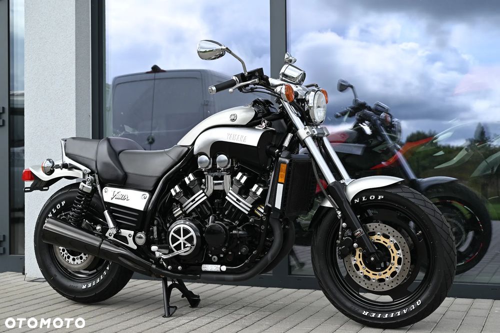 Yamaha V-MAX - 4
