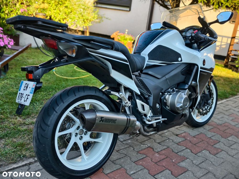 Honda VFR - 4