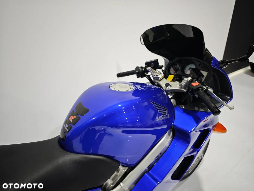 Honda VFR - 11