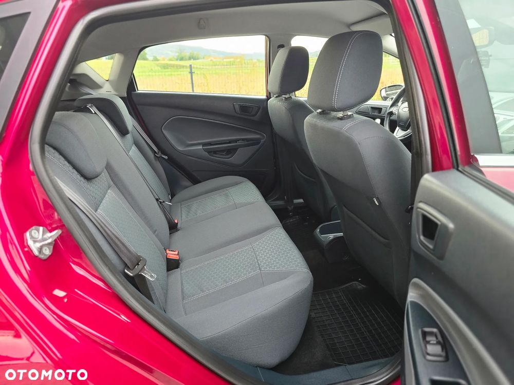 Ford Fiesta 1.4 Autom Titanium - 26