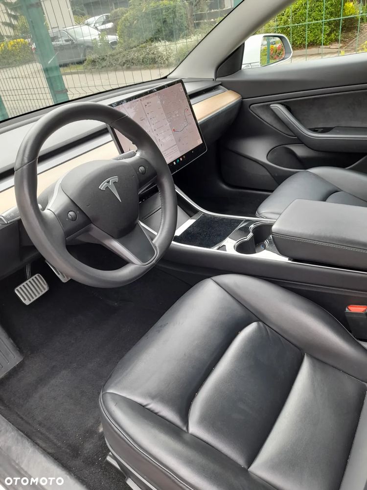 Tesla Model 3 Standard Range Plus - 4