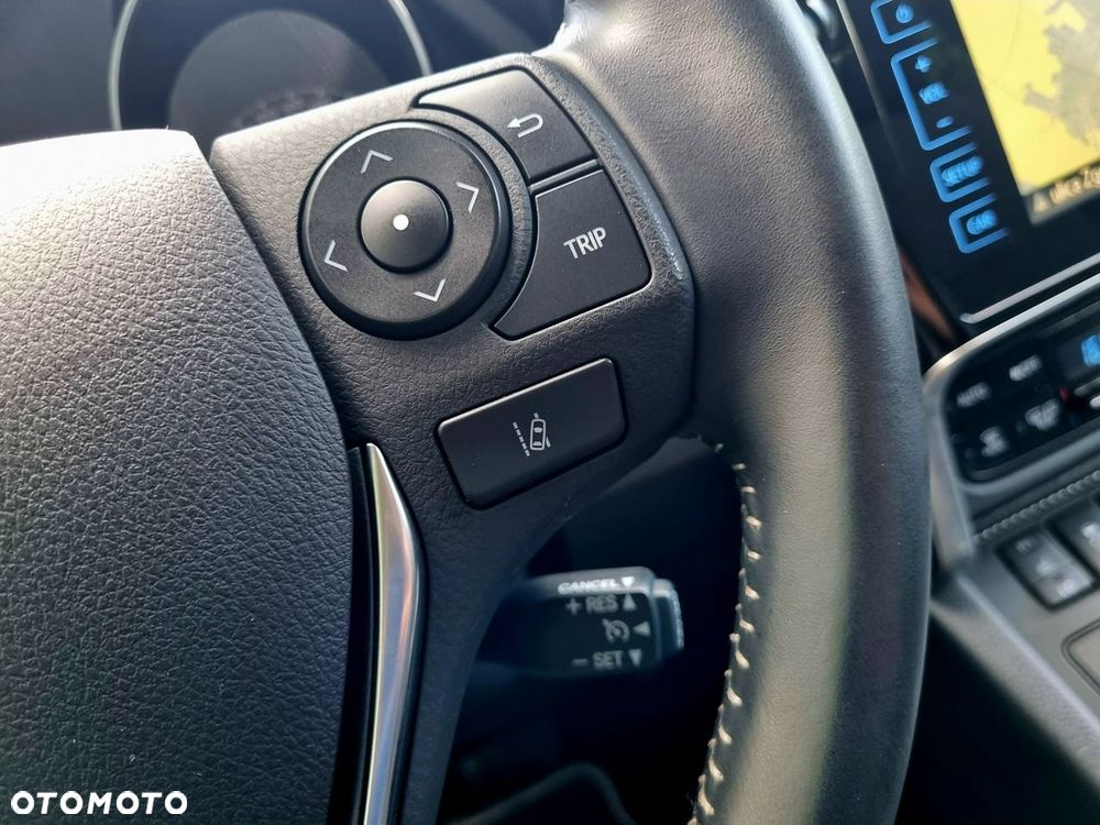 Toyota Auris Hybrid 135 Selection - 17