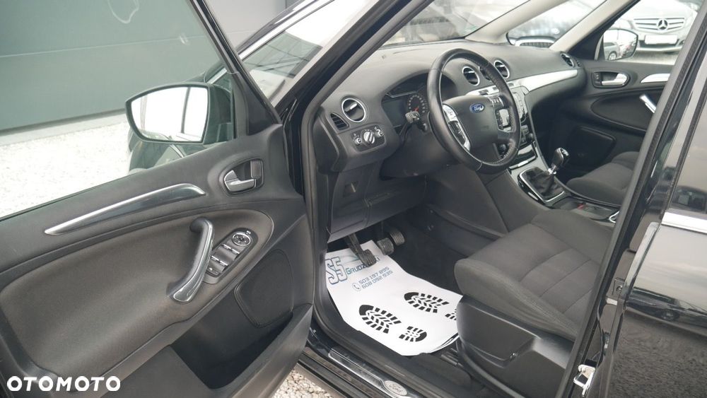 Ford S-Max - 10