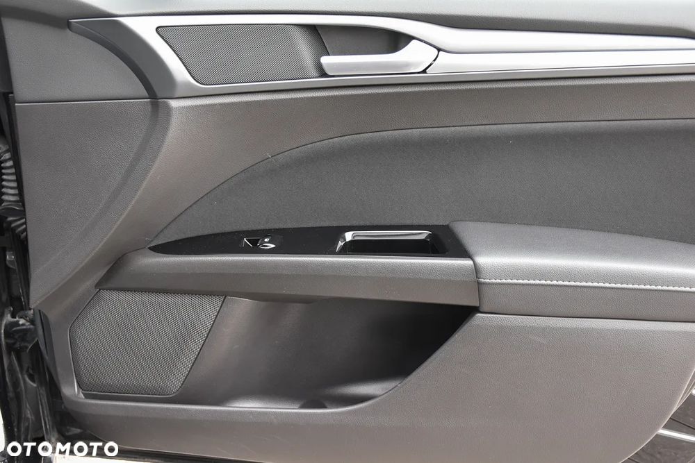 Ford Mondeo 2.0 TDCi Allrad Titanium - 24