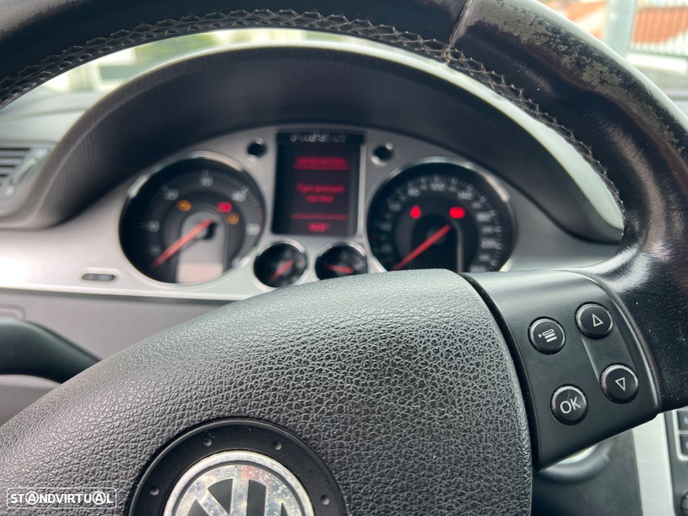 VW Passat 2.0 TDI Highline - 11