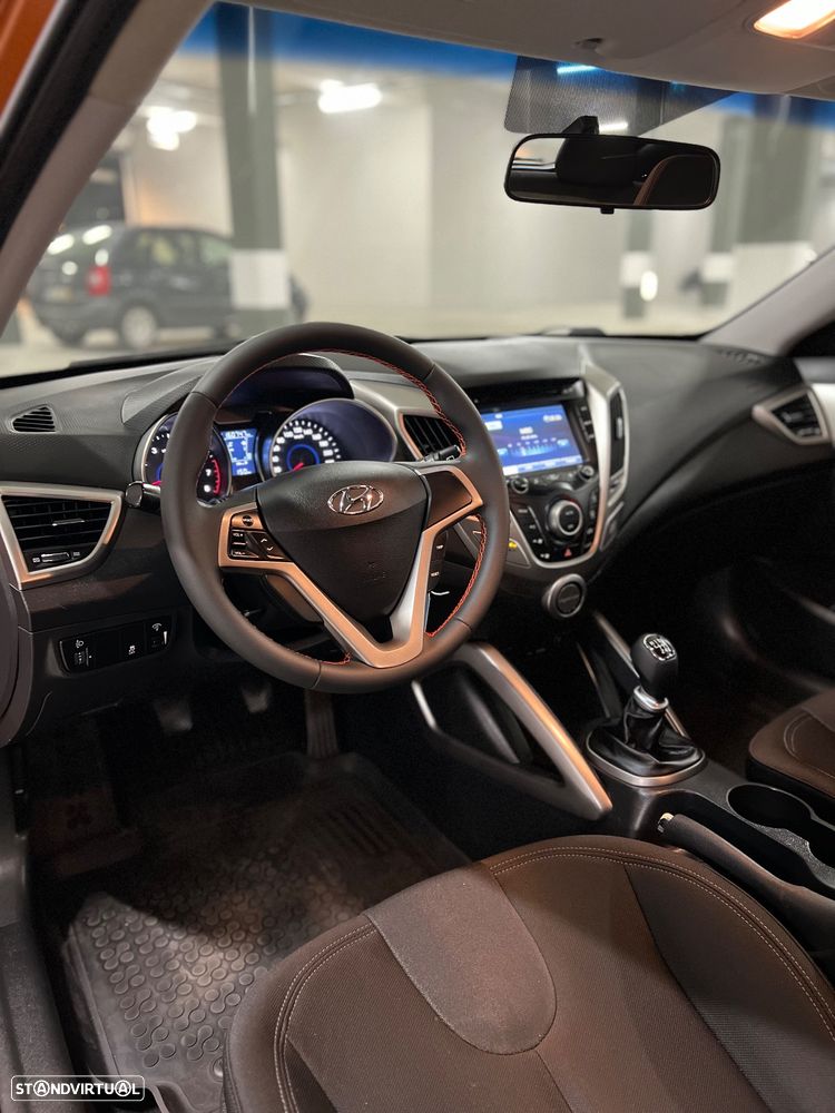 Hyundai Veloster - 6