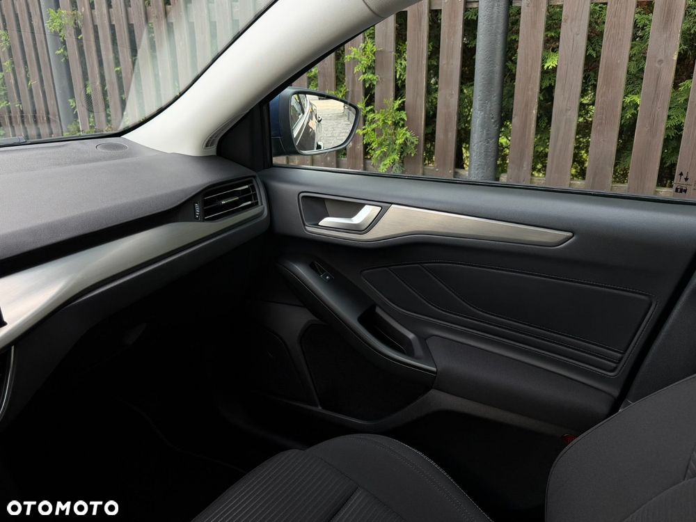 Ford Focus 1.5 EcoBlue Titanium X - 37