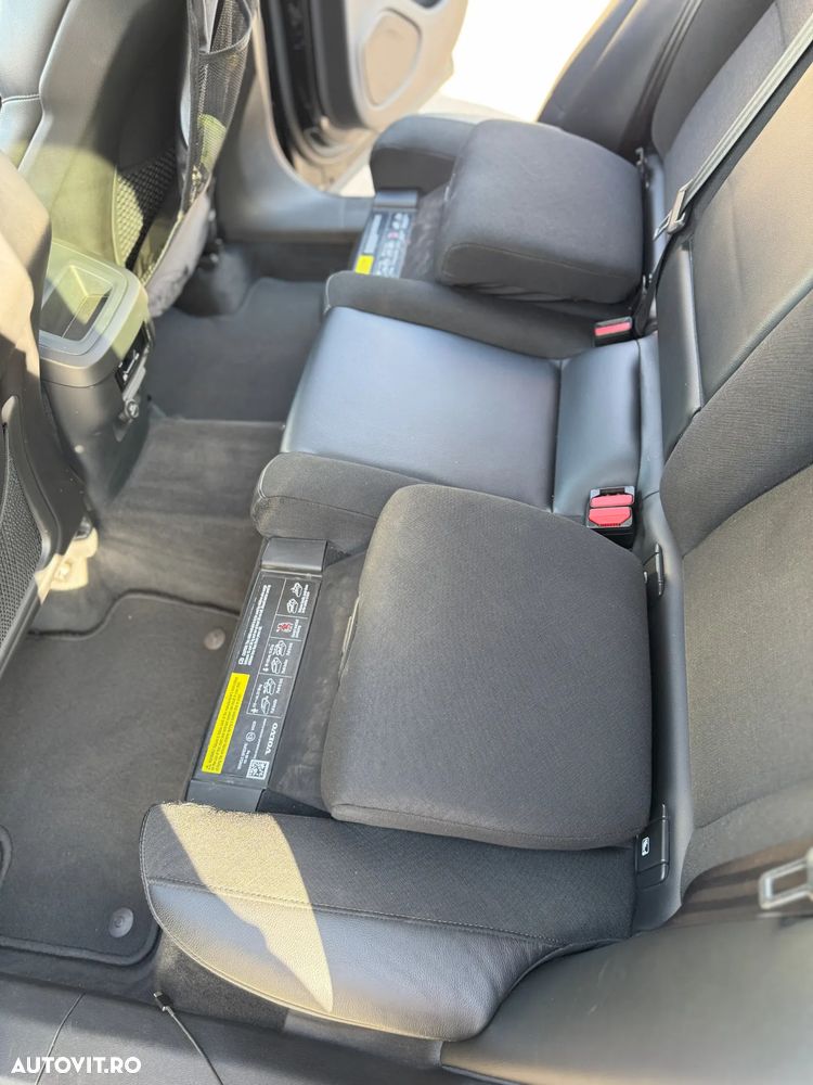Volvo XC 60 D4 Momentum Pro - 21