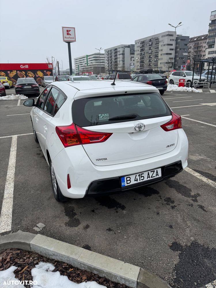 Toyota Auris 1.4 D-4D Luna - 4