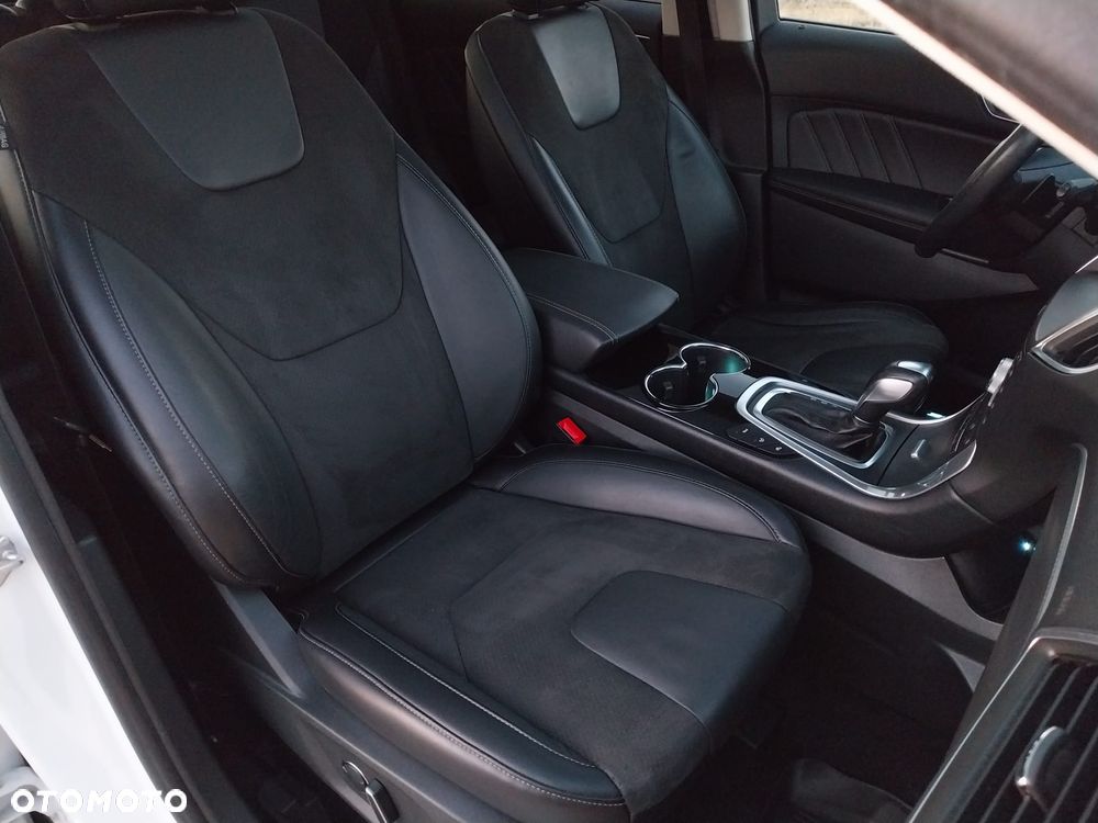 Ford Edge 2.0 TDCi Bi-Turbo 4x4 Sport - 19